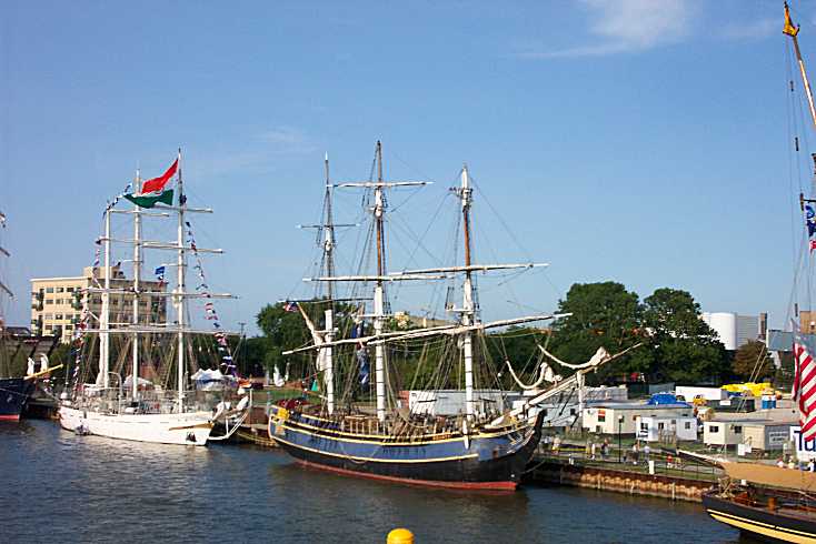 Tall Ship Bounty Bay City - Sarnia August 2003 image100_0007.jpg Tall Ship Bounty Bay City - Sarnia August 2003 image 100_0007.jpg