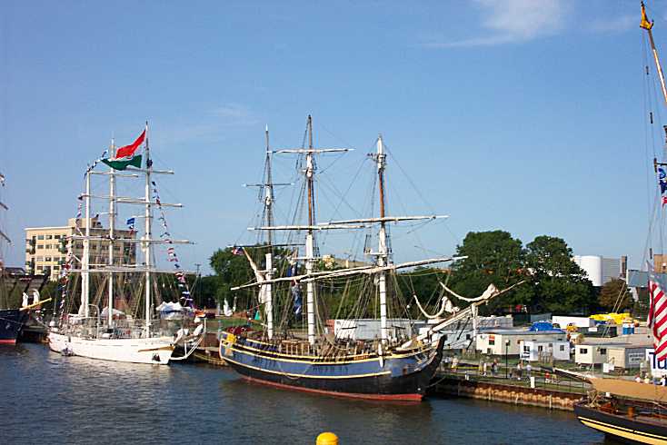 Tall Ship Bounty Bay City - Sarnia August 2003 image 100_0007.jpg