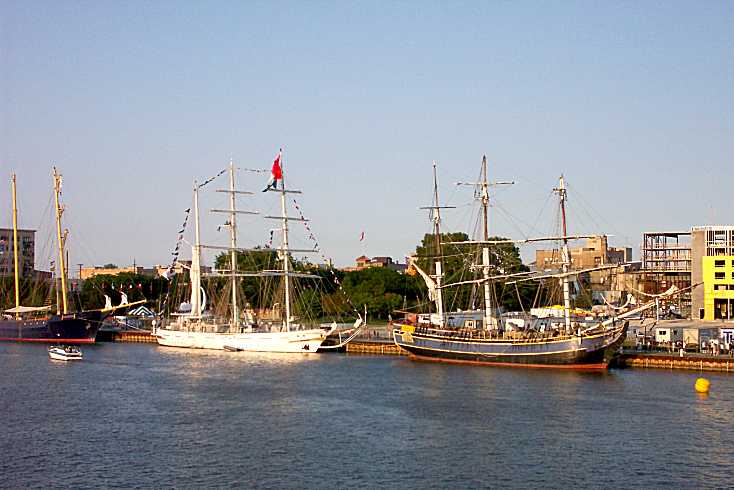 Tall Ship Bounty Bay City - Sarnia August 2003 image 100_0013.jpg