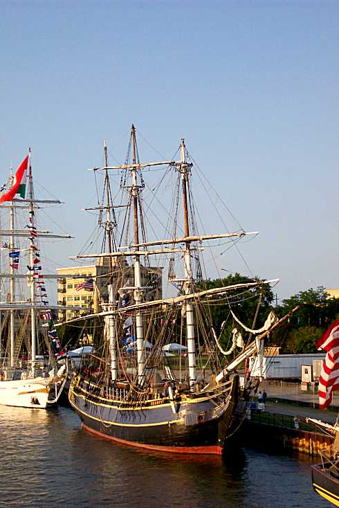 Tall Ship Bounty Bay City - Sarnia August 2003 image 100_0017.jpg