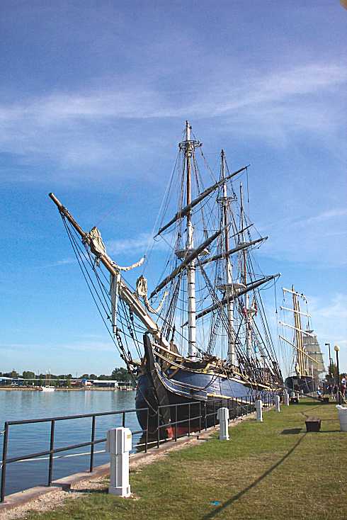 Tall Ship Bounty Bay City - Sarnia August 2003 image100_0025.jpg Tall Ship Bounty Bay City - Sarnia August 2003 image 100_0025.jpg